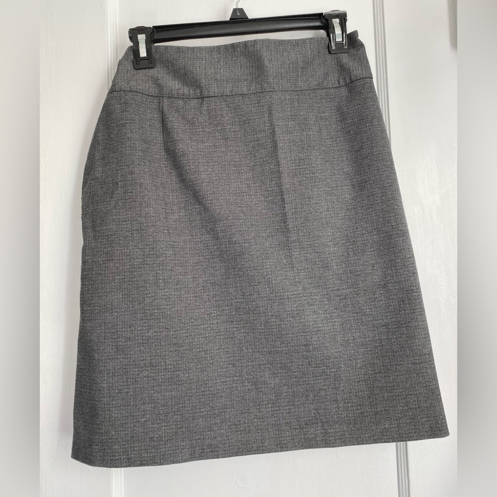 Old Navy Stretch Gray Flat Gray Wrap Mini Skirt, Sz: 4 - Picture 2 of 7